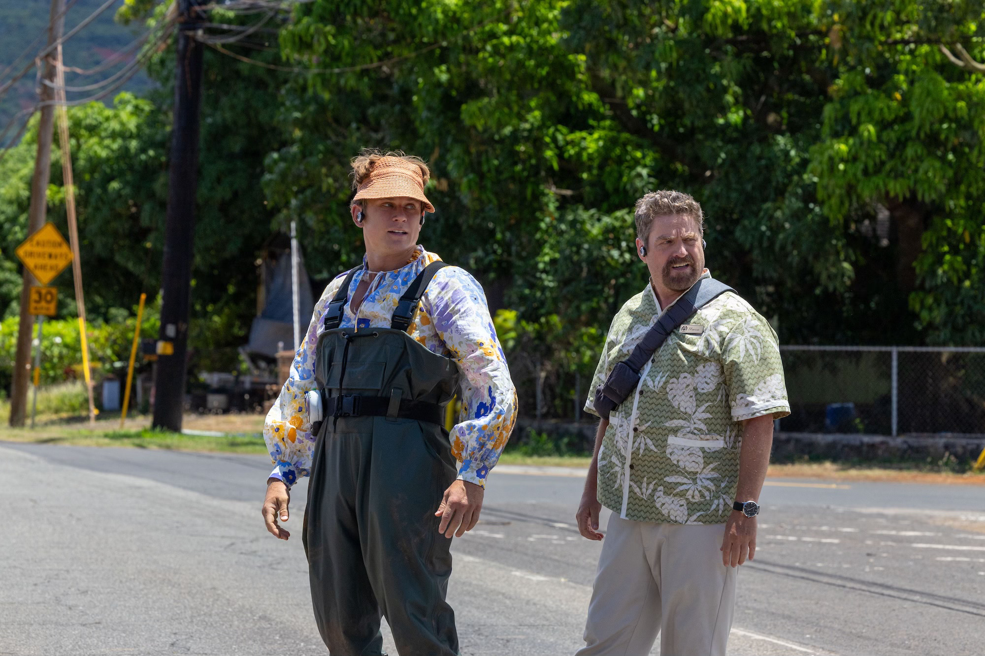 Agent Pleakley (Billy Magnussen) and Dr. Jumba Jookiba (Zach Galifianakis) in Lilo & Stitc