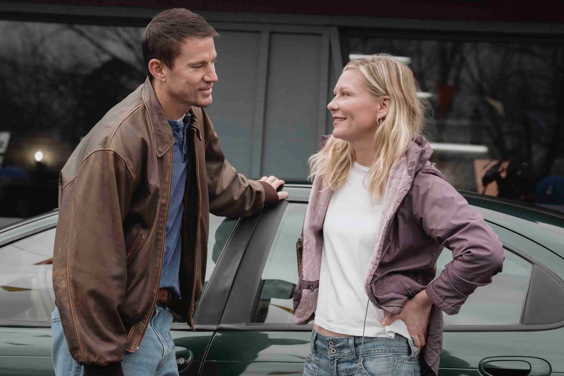 Channing Tatum as "John" and Kirsten Dunst as Leigh in Roofman